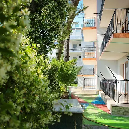 Apart-hotel Mali 3*